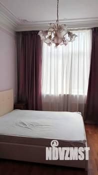 Дом 257м², 3-этажный, участок 18 сот.  