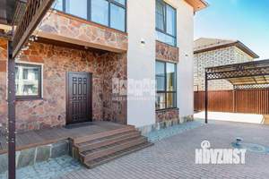 Дом 220м², 3-этажный, участок 8 сот.  