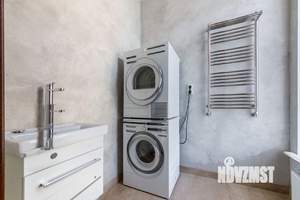 Дом 375м², 3-этажный, участок 18 сот.  