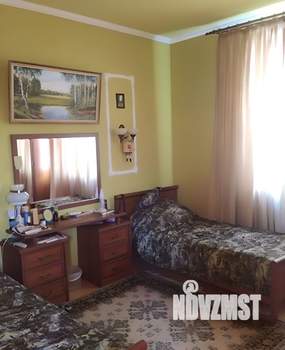 Дом 250м&sup2;, 2-этажный, участок 18 сот.  