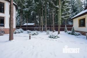 Дом 600м&sup2;, 3-этажный, участок 20 сот.  