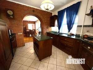 Дом 588м², 3-этажный, участок 30 сот.  