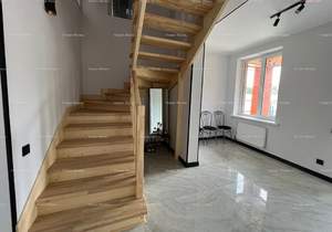 Дом 250м², 3-этажный, участок 7 сот.  