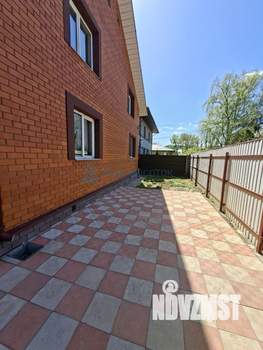 Коттедж 240м², 2-этажный, участок 6 сот.  