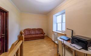 Дом 650м², 3-этажный, участок 23 сот.  