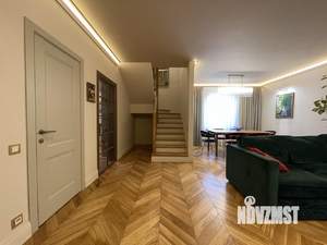 Коттедж 165м², 2-этажный, участок 7 сот.  