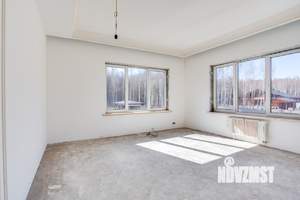 Коттедж 373м², 2-этажный, участок 16 сот.  