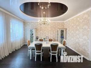 Дом 354м², 3-этажный, участок 10 сот.  