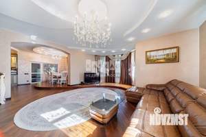 Дом 400м², 3-этажный, участок 12 сот.  