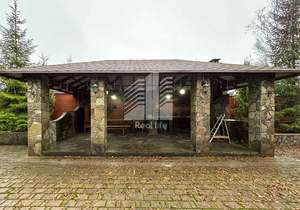 Дом 460м², 3-этажный, участок 50 сот.  