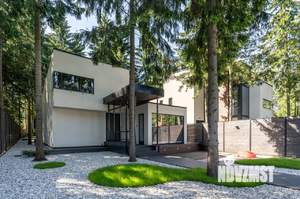 Коттедж 237м&sup2;, 3-этажный, участок 10 сот.  