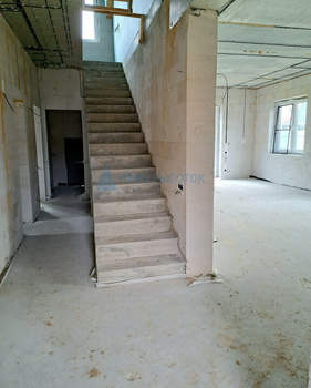 Дом 250м², 2-этажный, участок 10 сот.  