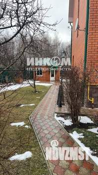 Дом 289м², 3-этажный, участок 11 сот.  