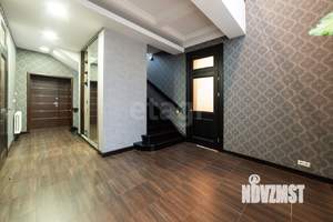 Дом 288м², 2-этажный, участок 18 сот.  