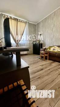 Дом 240м², 3-этажный, участок 10 сот.  