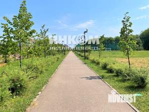 Дом 220м², 2-этажный, участок 10 сот.  