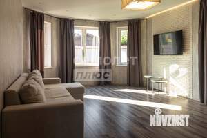 Дом 185м², 2-этажный, участок 8 сот.  