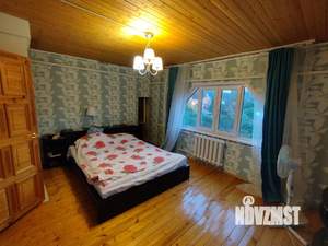 Дом 180м², 3-этажный, участок 12 сот.  