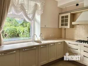 Дом 217м², 3-этажный, участок 4 сот.  