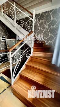 Дом 240м², 3-этажный, участок 10 сот.  