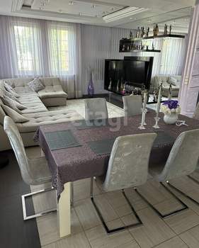 Дом 270м², 3-этажный, участок 6 сот.  