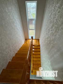 Дом 180м&sup2;, 2-этажный, участок 10 сот.  