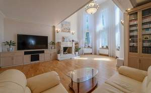 Дом 650м², 3-этажный, участок 23 сот.  