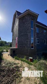 Дом 200м&sup2;, 3-этажный, участок 6 сот.  