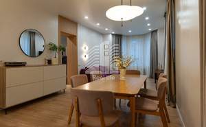 Дом 202м&sup2;, 2-этажный, участок 10 сот.  