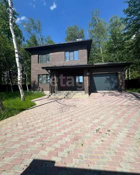 Дом 180м&sup2;, 2-этажный, участок 10 сот.  