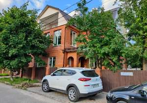 Дом 250м², 3-этажный, участок 4 сот.  
