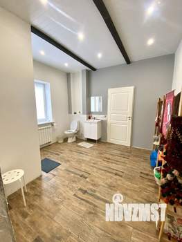 Дом 180м², 2-этажный, участок 15 сот.  
