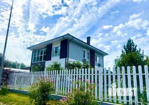 Коттедж 205м&sup2;, 2-этажный, участок 10 сот.  