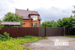 Дом 240м², 3-этажный, участок 10 сот.  