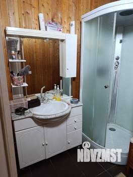 Дом 180м&sup2;, 2-этажный, участок 10 сот.  