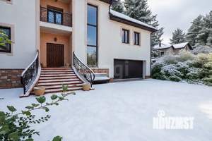 Дом 600м&sup2;, 3-этажный, участок 20 сот.  