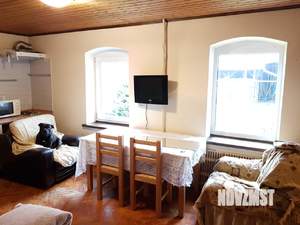 Дом 100м&sup2;, 2-этажный, участок 8 сот.  