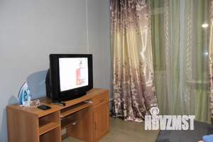 2-к квартира, посуточно, 50м2, 1/1 этаж