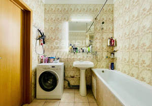 2-к квартира, вторичка, 61м2, 1/3 этаж