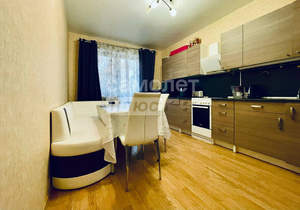 2-к квартира, вторичка, 61м2, 1/3 этаж