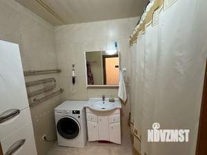 2-к квартира, вторичка, 63м2, 1/10 этаж