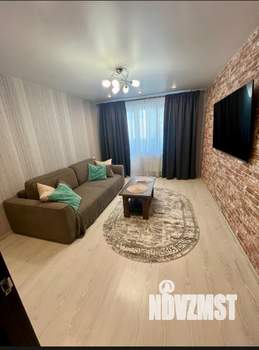 3-к квартира, вторичка, 83м2, 10/18 этаж