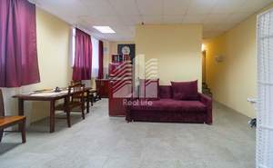 2-к квартира, вторичка, 45м2, 1/4 этаж