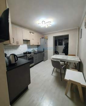 2-к квартира, вторичка, 58м2, 7/17 этаж