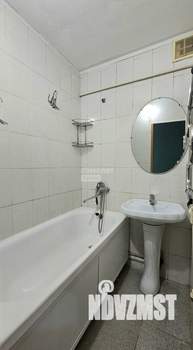 2-к квартира, вторичка, 42м2, 1/5 этаж