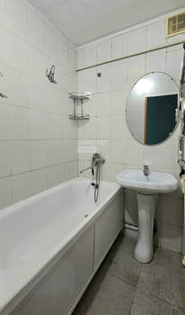 2-к квартира, вторичка, 42м2, 1/5 этаж