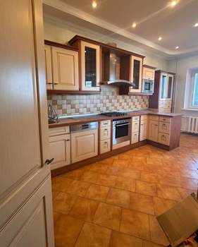 4-к квартира, вторичка, 160м2, 9/10 этаж