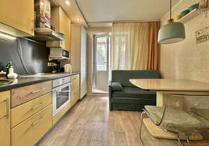 2-к квартира, вторичка, 52м2, 1/10 этаж