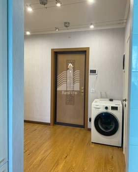 2-к квартира, вторичка, 63м2, 2/18 этаж