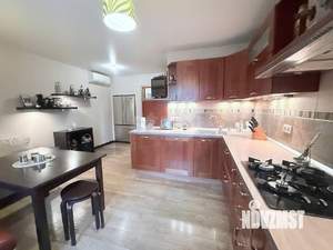 3-к квартира, вторичка, 160м2, 3/10 этаж